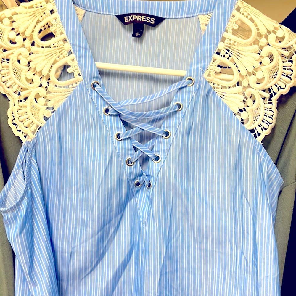 Express lace sleeve top